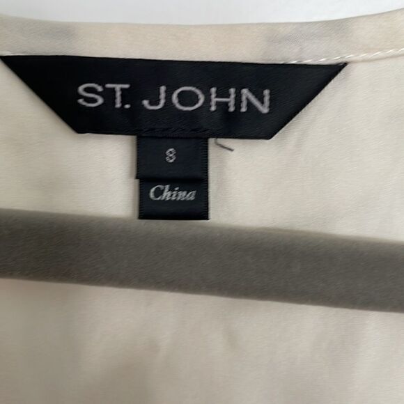 St. John Scoop Neck Lace Top - Picture 2 of 5